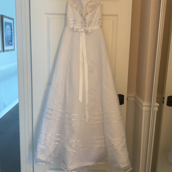 Wedding dress that could also be used for sweet 16s - Picture 2 of 13